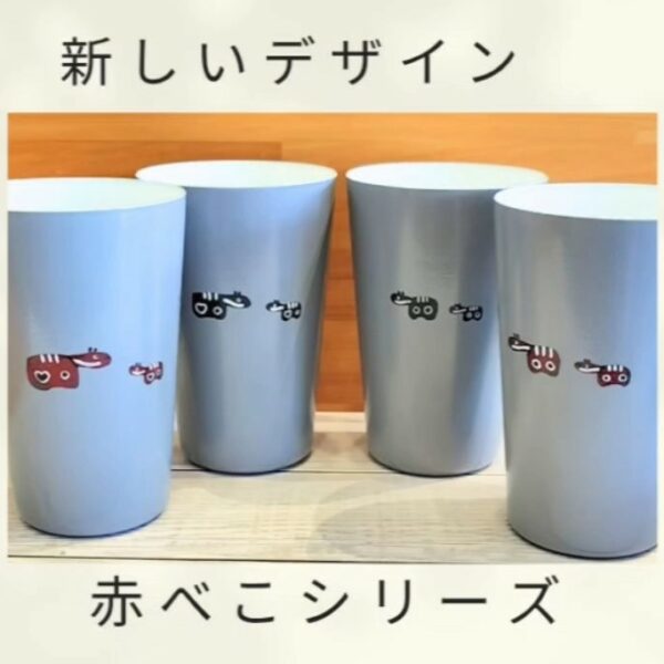 新しいデザインの赤べこシリーズ