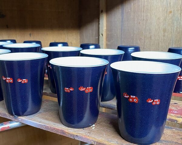 赤べこシリーズのフリーグラスが塗り上がりました