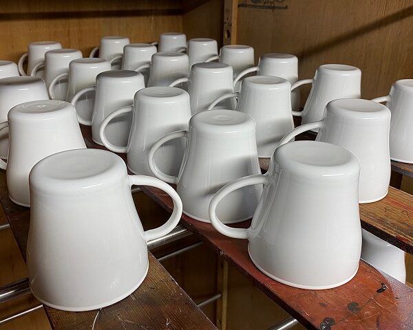 新しい商品の準備が始まりました